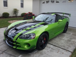 2010 Dodge Viper show polish - front